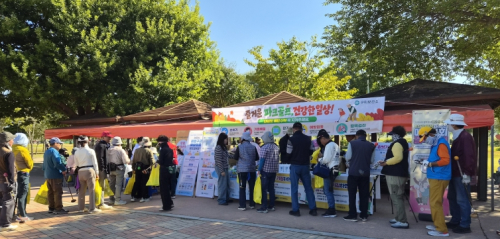 구미시, 파크골프장 찾아 어르신 맞춤형 감염병 예방 캠페인