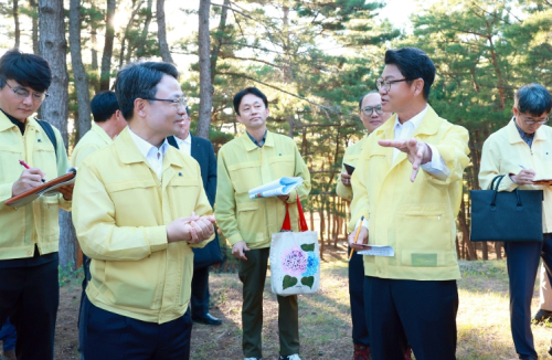 울진군-산림청, 재선충병 방제 논의…금강소나무 보호 협력